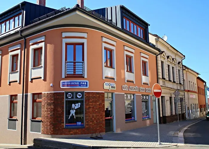 U3